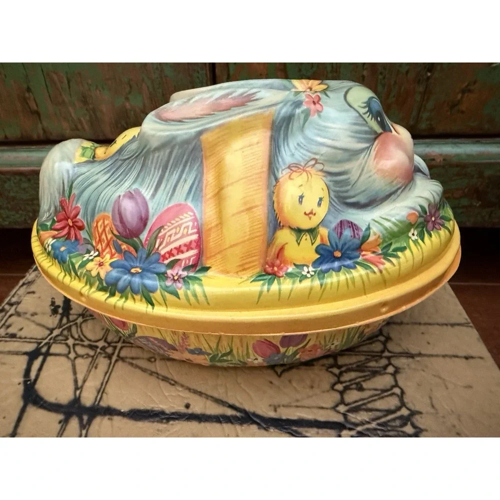 Vintage‎ 3D Plastic Easter Bunny Candy Container With Lid